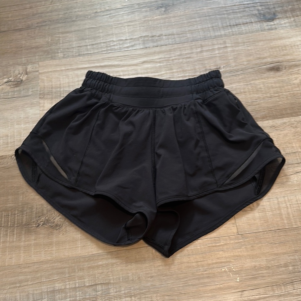 Lululemon Hotty Hot Low-rise Short 2.5 inch